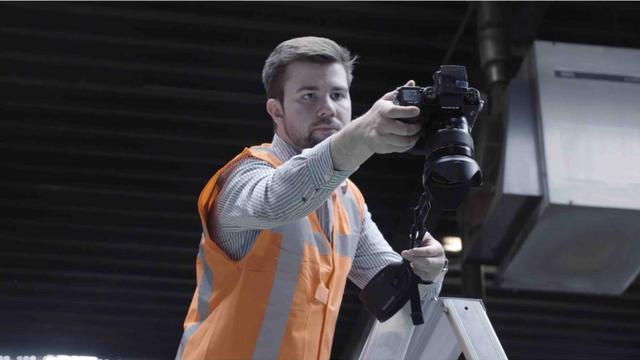 Voordelen professionele fotograaf Professionele fotograaf in actie