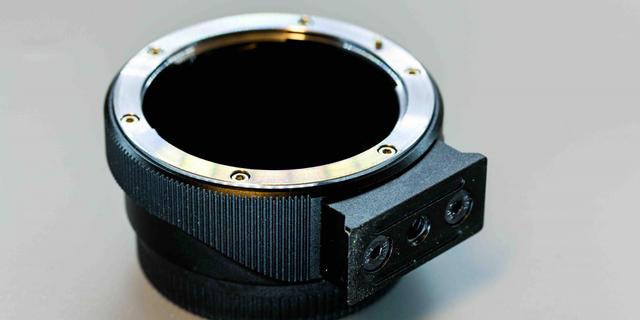 Zo ziet een lens adapter er uit